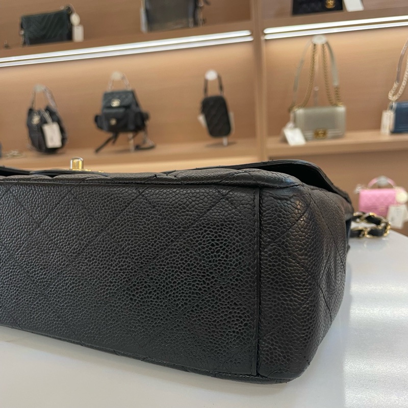 Chanel香奈儿CF包,经典黑色菱格纹,搭配金色金属扣与双色链条肩带,采用荔枝纹-11