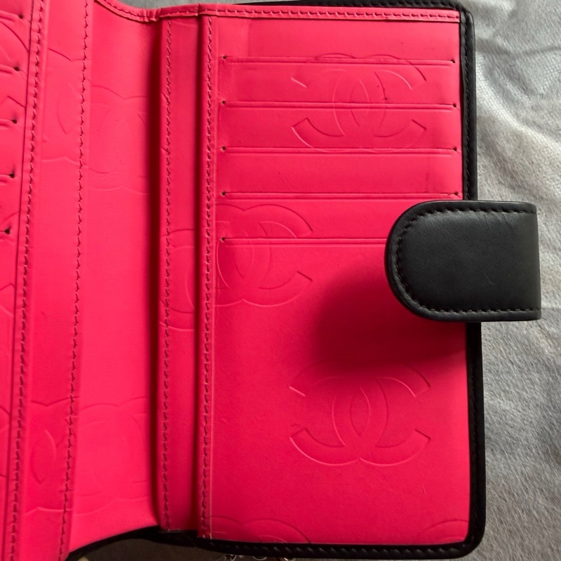 香奈兒康鵬短款黑銀牛皮卡包21開無卡 尺寸:15*10*2-3