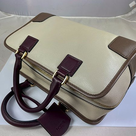 ＊奢華大道國際精品＊【LW226】LOEWE酒紅色/淺咖啡色/灰白色 NAPA小牛皮 AMAZONA手提包 28CM-2