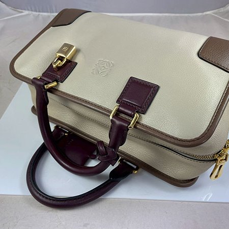 ＊奢華大道國際精品＊【LW226】LOEWE酒紅色/淺咖啡色/灰白色 NAPA小牛皮 AMAZONA手提包 28CM-3