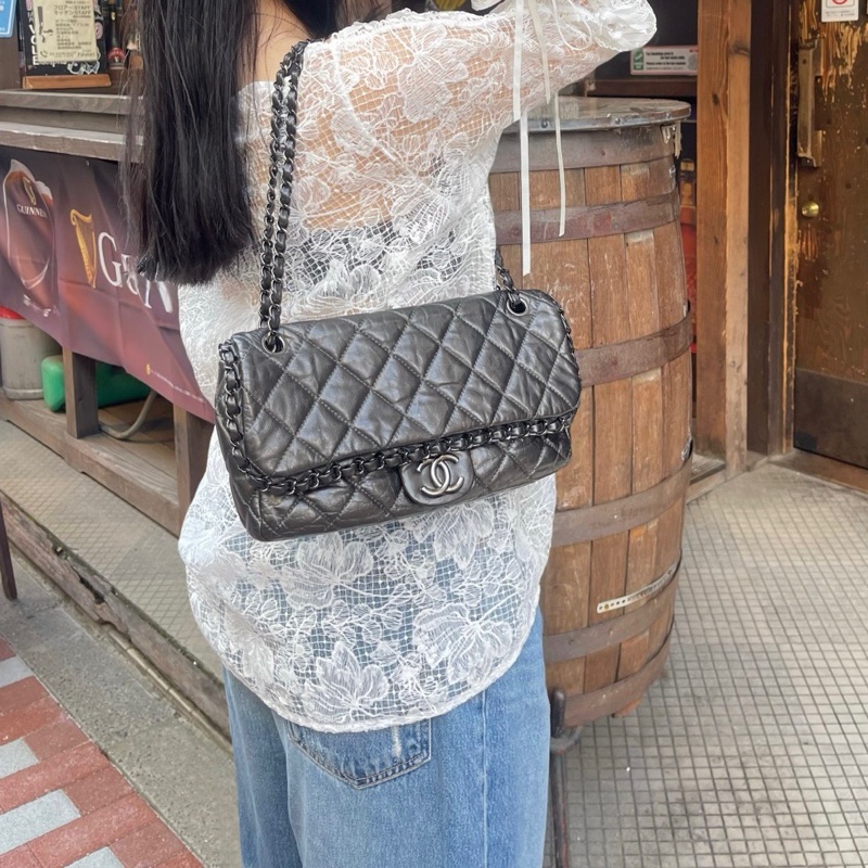 「JL精品代購」香奈兒碳灰銀油蠟牛皮滾邊cf翻蓋鏈條包-2