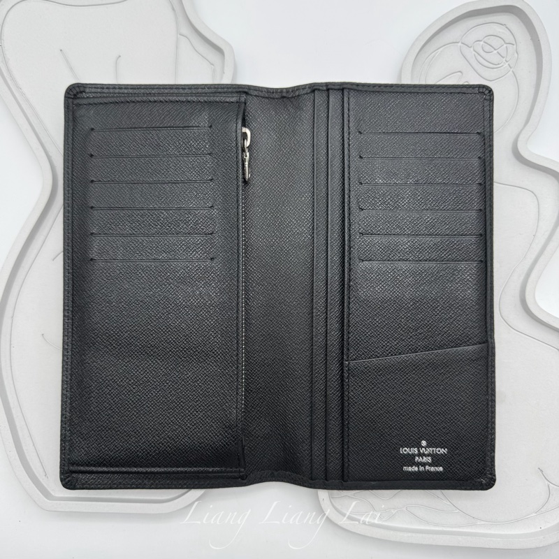 LOUIS VUITTON LV Brazza Taiga牛皮灰黑色長夾-5