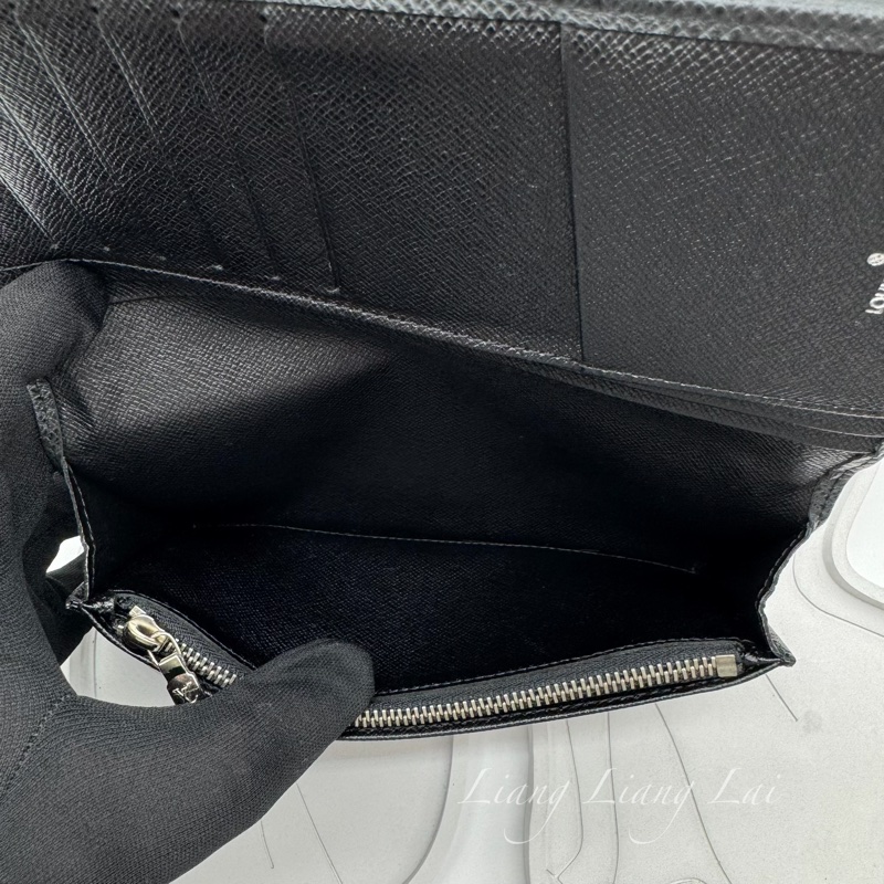 LOUIS VUITTON LV Brazza Taiga牛皮灰黑色長夾-8