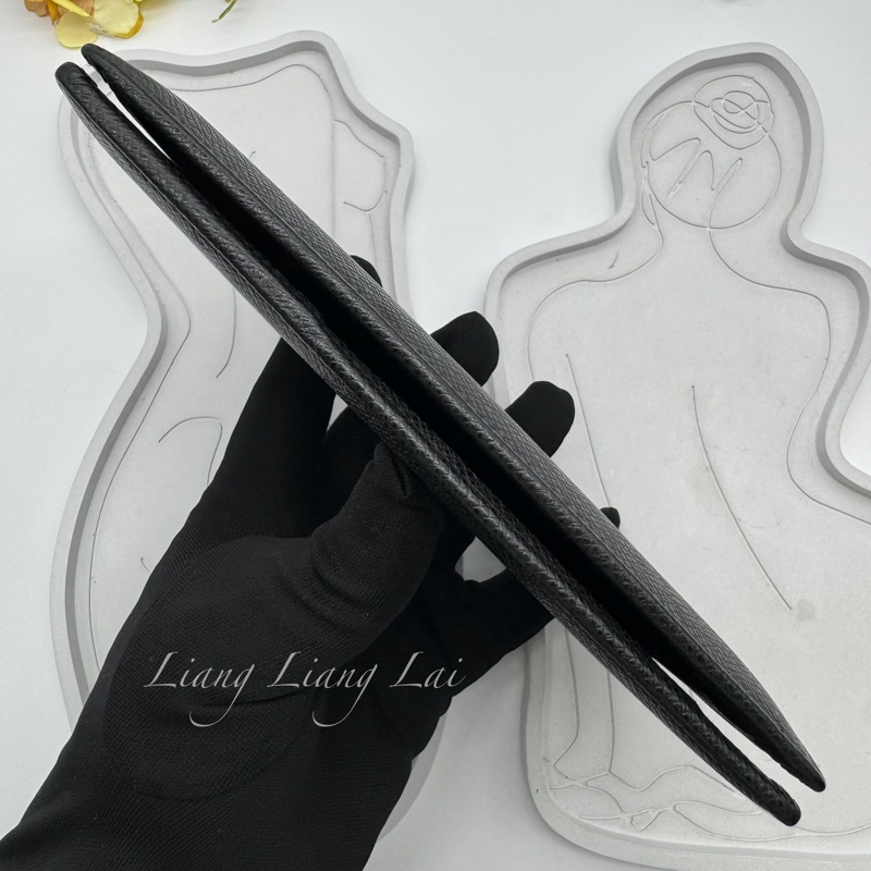 LOUIS VUITTON LV Brazza Taiga牛皮灰黑色長夾-20