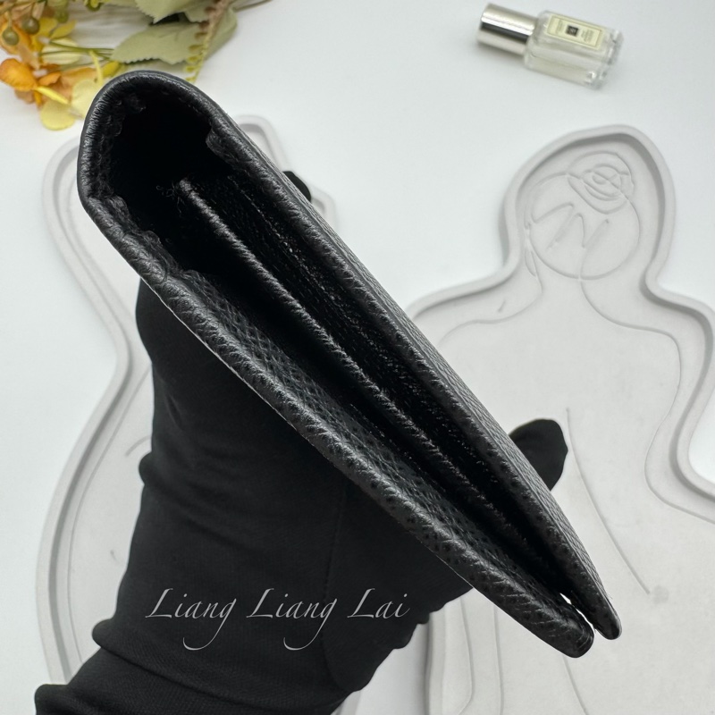 LOUIS VUITTON LV Brazza Taiga牛皮灰黑色長夾-21