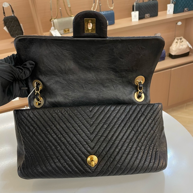 Chanel香奈儿黑金链条V纹单肩斜挎链条包-7