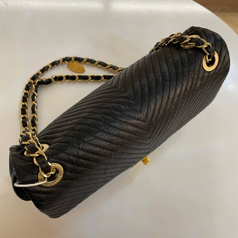 Chanel香奈儿黑金链条V纹单肩斜挎链条包-8
