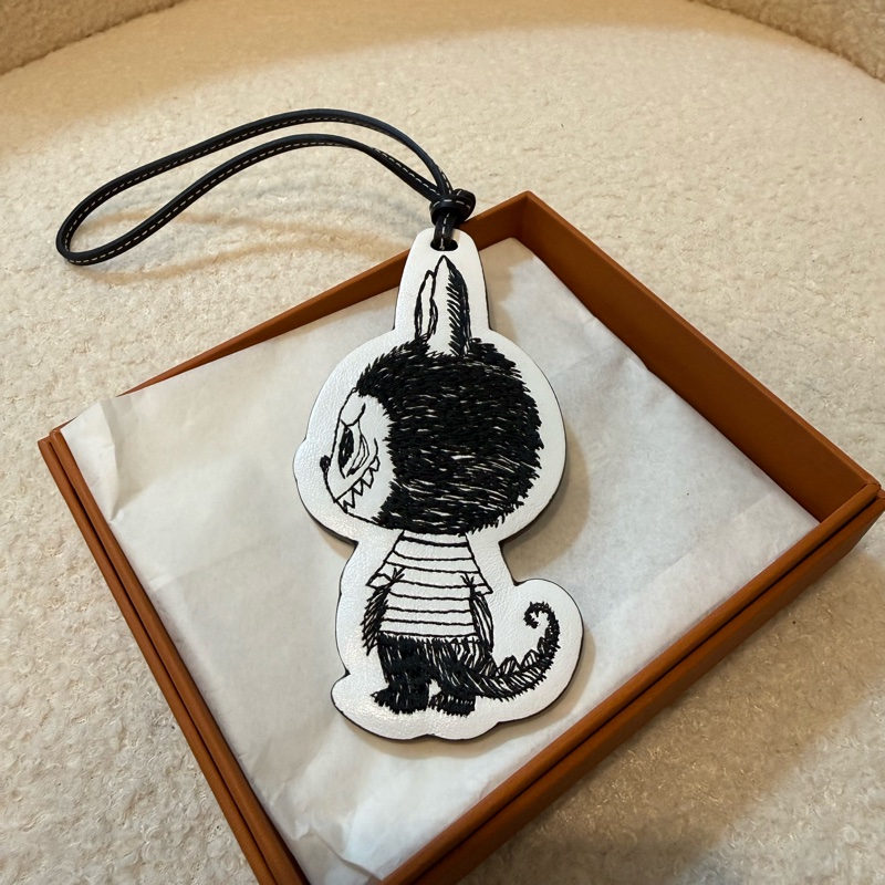 限定版 Moynat x Labubu  Charm-4
