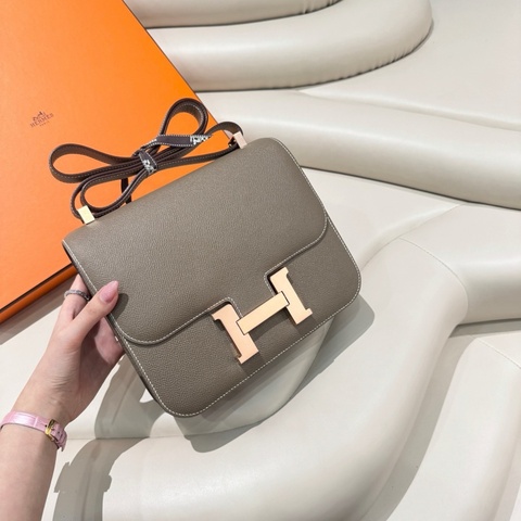 【99新 ✨ 全網最低價！】Hermes/愛馬仕 99新Hermes愛馬仕 大象灰康康24（下單前先詢問庫存❗️）