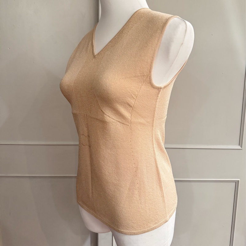 《新歡舊愛》近新CHANEL香奈兒奶茶色針織背心42/適合ML-3