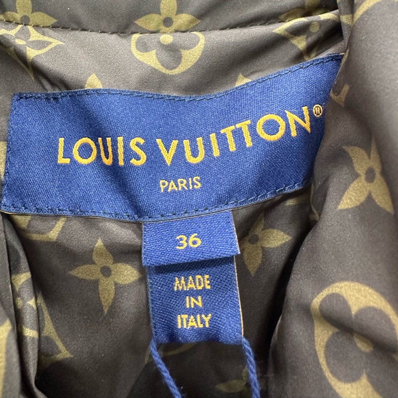 LV/ louis vuitton最新黑色純色Logo圖案內襯單排扣連帽保暖長袖羽絨外套 46 碼 全新帶吊牌-3