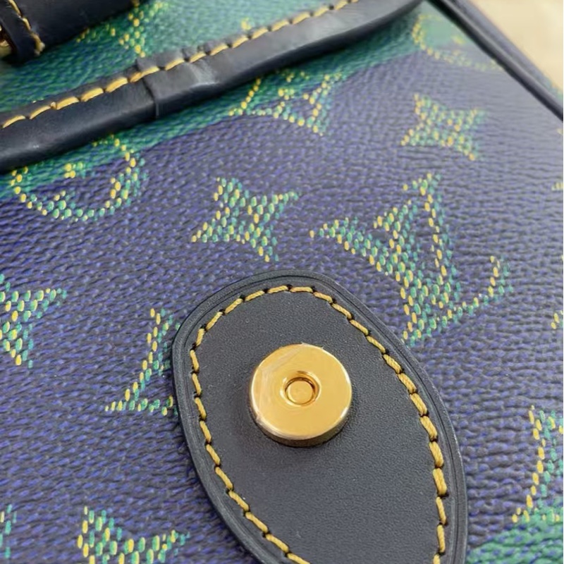 LV sacoche satchel messenger印花金屬菲董郵差包 新款常青藤學院風配色膠囊系列 尺寸約33*12*24cm-7