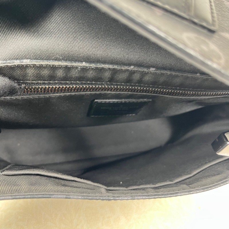 sz yff LV路易威登 芯片款 VOYAGER黑武士郵差包斜挎包單肩包 背攜十分舒適 滿足都市生活的使用需要-15