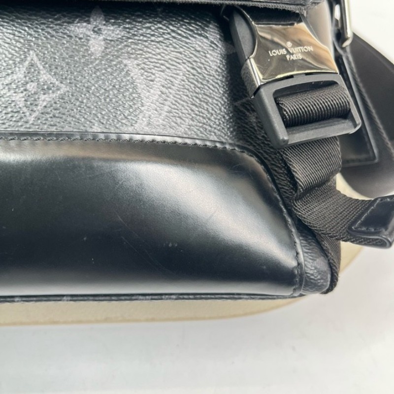 sz yff LV路易威登 芯片款 VOYAGER黑武士郵差包斜挎包單肩包 背攜十分舒適 滿足都市生活的使用需要-18