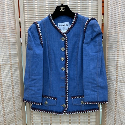 Chanel香奈兒13年凡爾賽宮系列34碼藍色丹寧七分袖牛仔外套，很減齡的一款VTG