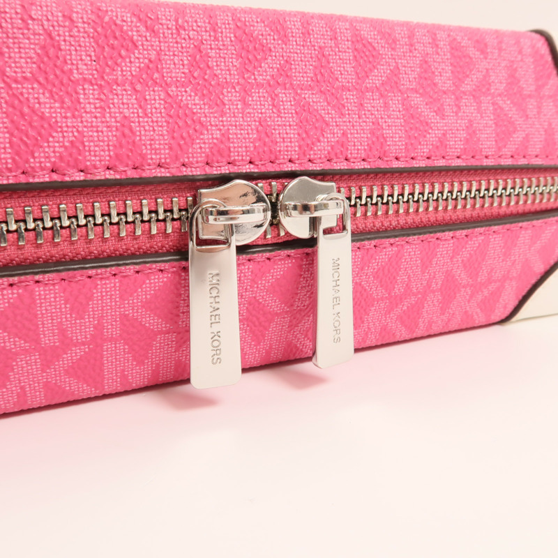 Michael Kors 塗層帆布Jeanie Small Embellished Signature銀扣肩背袋-13