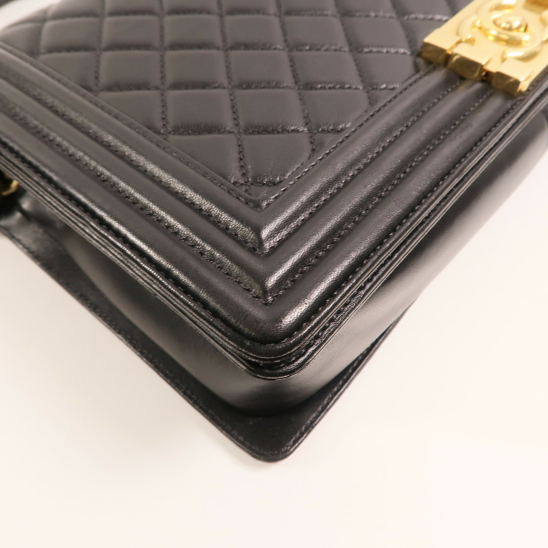 CHANEL 羊皮皮革Boy 28金扣鏈帶肩背袋-11