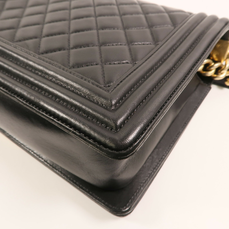 CHANEL 羊皮皮革Boy 28金扣鏈帶肩背袋-12