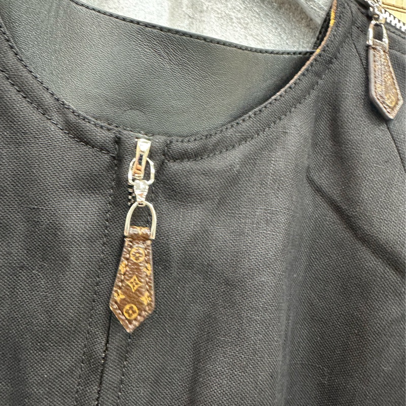 LV 黑色金屬logo無袖坎肩馬夾夾克外套 34碼-4