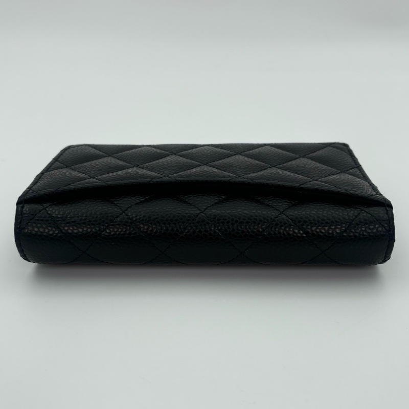 「JL精品代購」近新品 香奈兒黑金魚子醬牛皮cf款中錢包-11