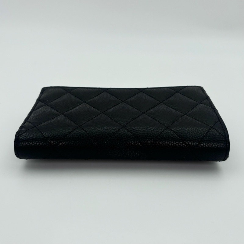 「JL精品代購」近新品 香奈兒黑金魚子醬牛皮cf款中錢包-12