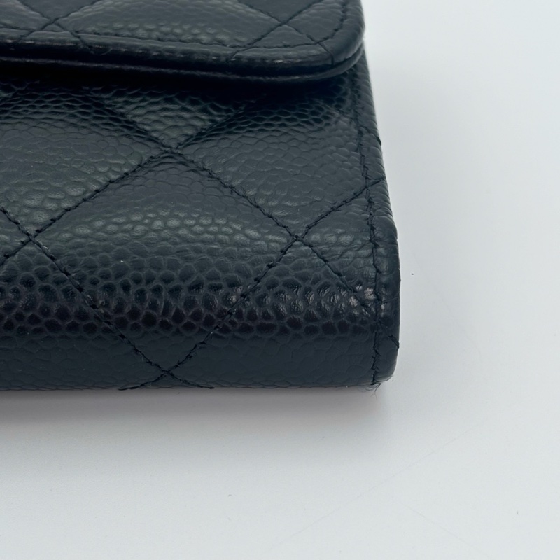 「JL精品代購」近新品 香奈兒黑金魚子醬牛皮cf款中錢包-13