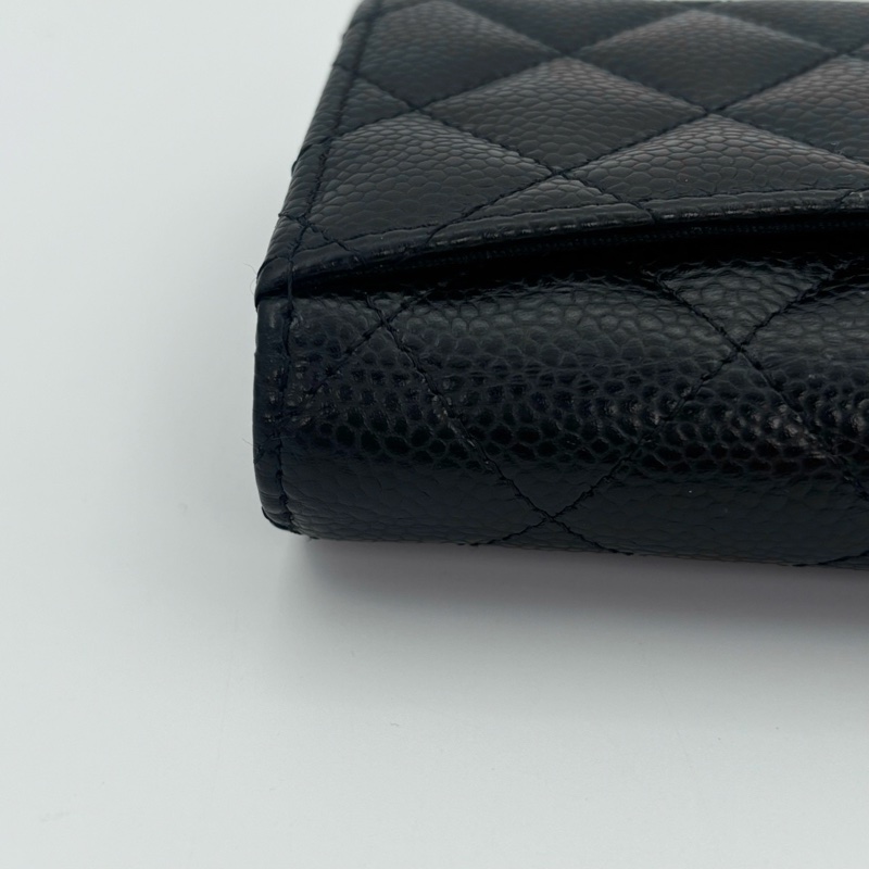 「JL精品代購」近新品 香奈兒黑金魚子醬牛皮cf款中錢包-18