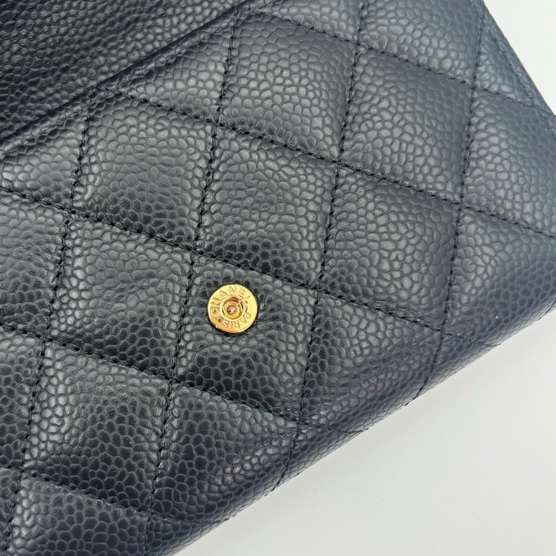 「JL精品代購」近新品 香奈兒黑金魚子醬牛皮cf款中錢包-21