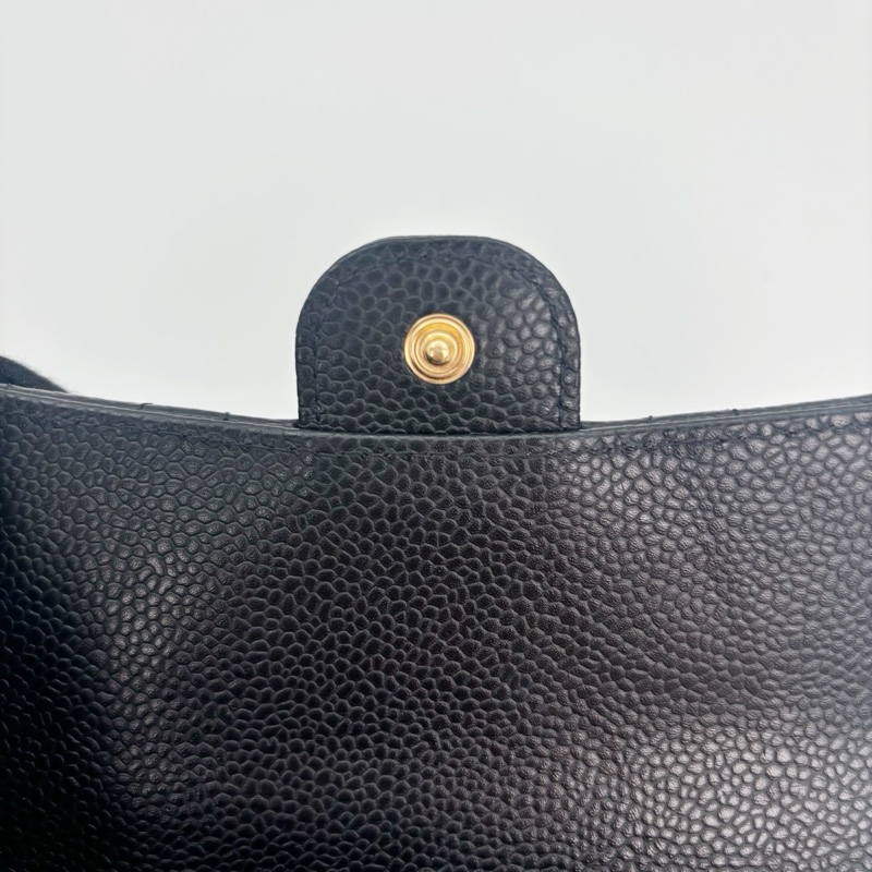 「JL精品代購」近新品 香奈兒黑金魚子醬牛皮cf款中錢包-23