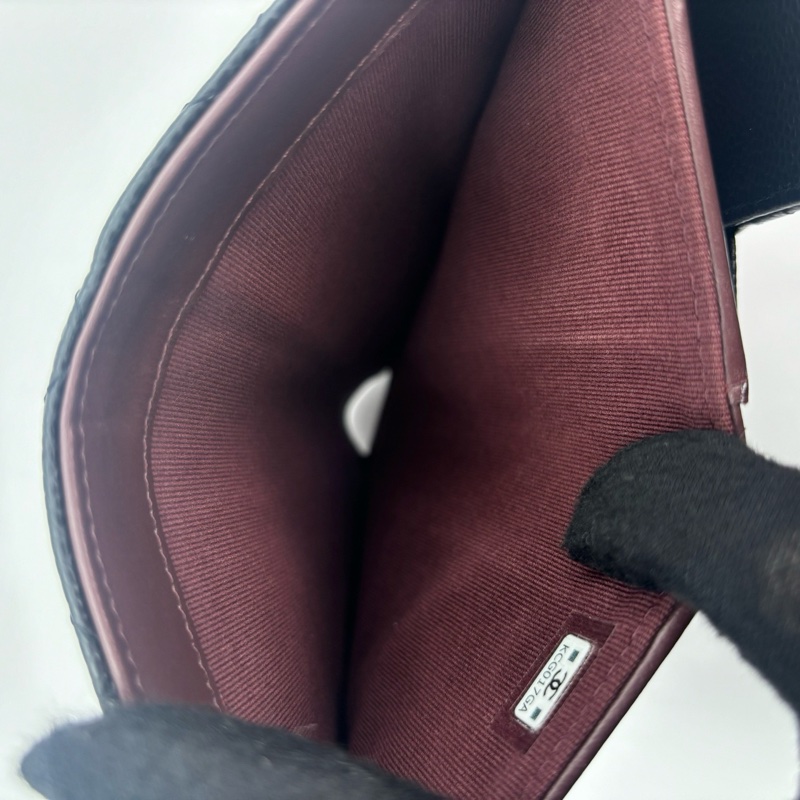 「JL精品代購」近新品 香奈兒黑金魚子醬牛皮cf款中錢包-27