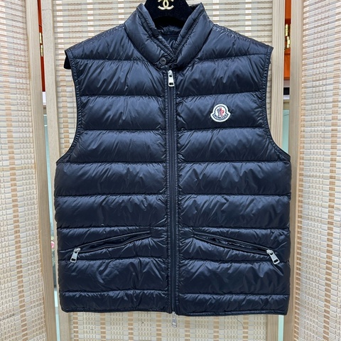 Moncler盟可睐 Gui系列 轻盈滑雪季内胆 立领轻薄背心馬甲鹅绒羽绒服 0碼