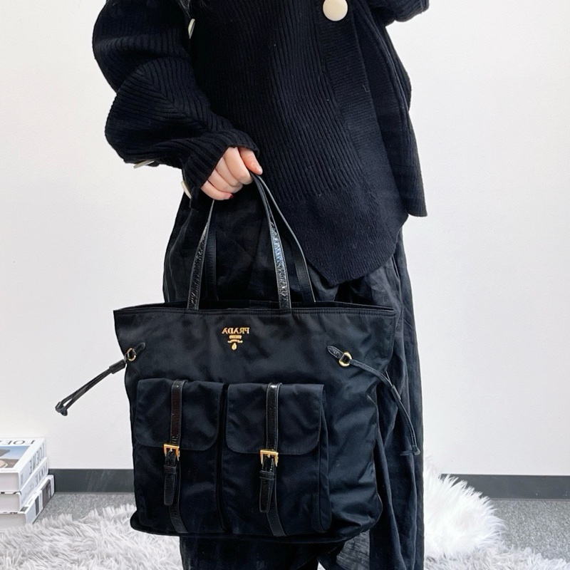 「JL精品代購」Prada黑金降落傘尼龍雙口郵差手提腋下通勤托特包-2