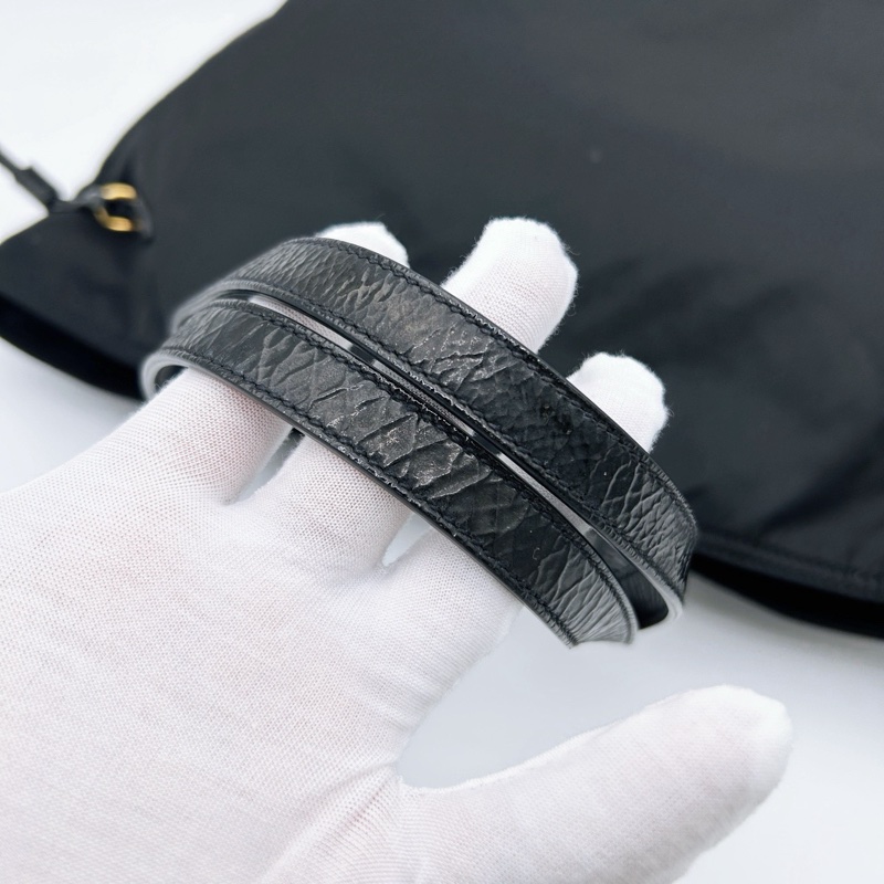 「JL精品代購」Prada黑金降落傘尼龍雙口郵差手提腋下通勤托特包-13