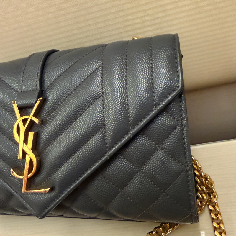 YSL 超美魚子醬灰色斜背包-6