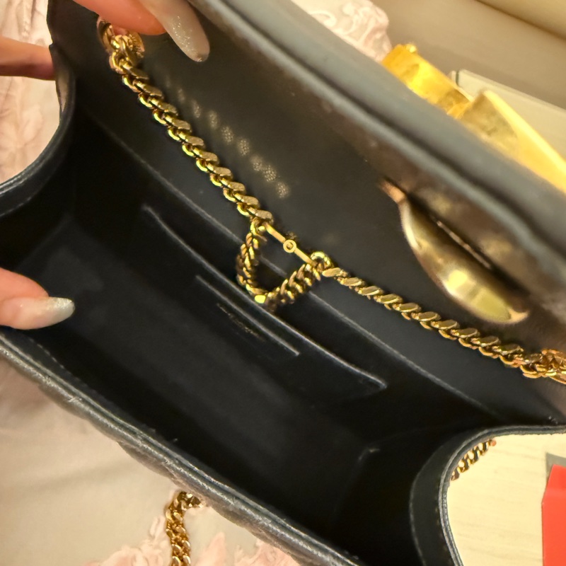 YSL 超美魚子醬灰色斜背包-9