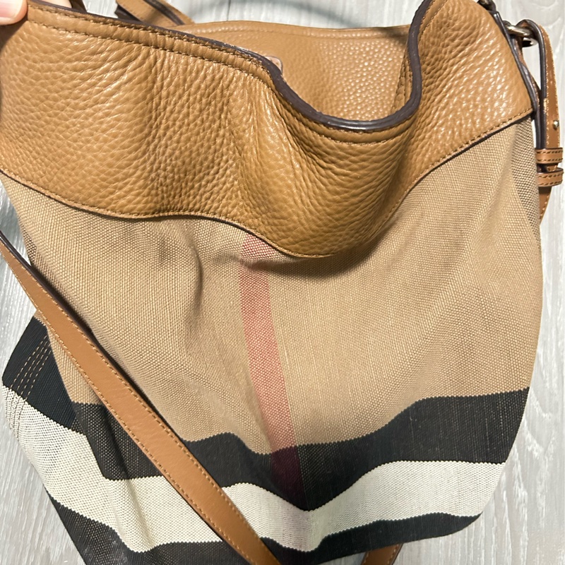 Burberry 水桶包-1