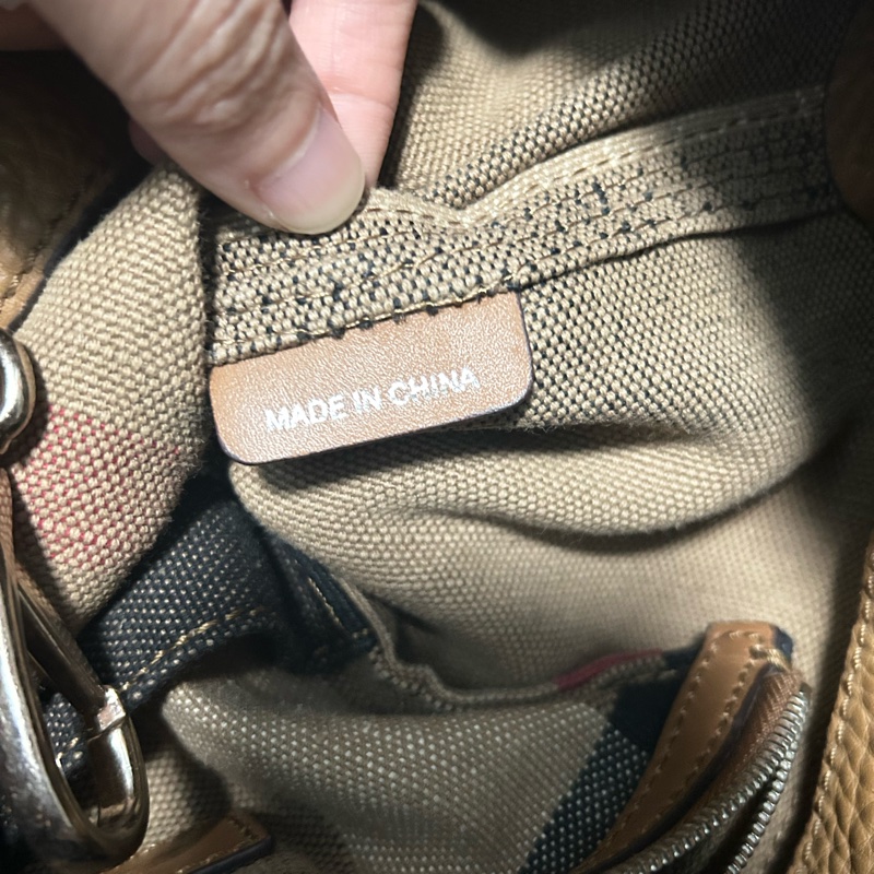 Burberry 水桶包-9