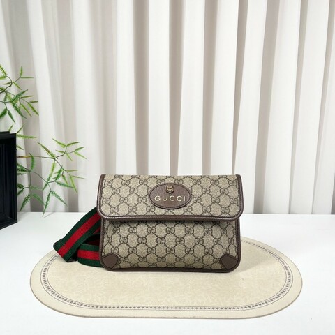 GUCCI古馳 Neo Vintage系列 燙金徽標老花滿印虎頭裝飾條紋肩帶 帆布拼皮 郵差包 腰包斜挎包 小號 烏木色/棕色