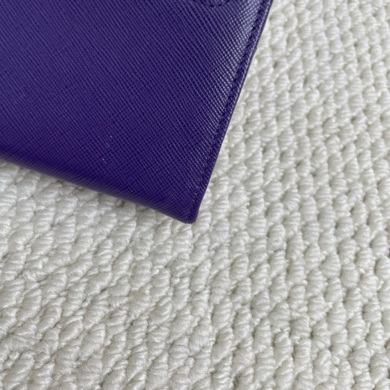 普拉達  Prada 長款翻蓋錢包 十字紋牛皮，金色logo和五金，卡位多 拉鏈順滑 實用性強。-7