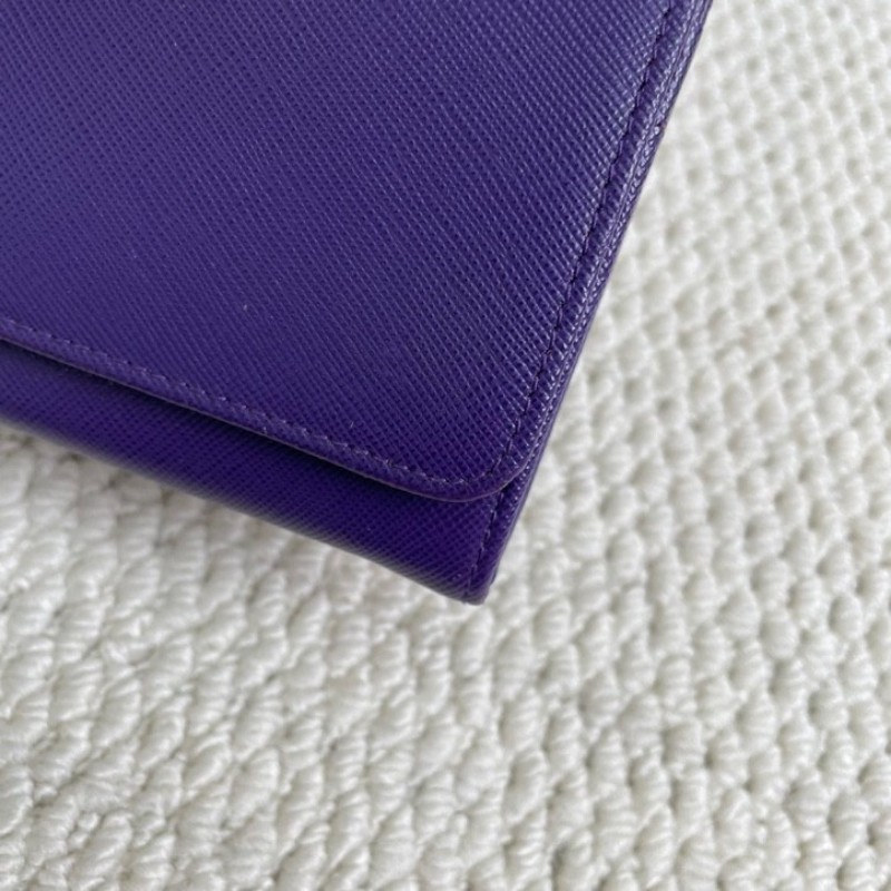 普拉達  Prada 長款翻蓋錢包 十字紋牛皮，金色logo和五金，卡位多 拉鏈順滑 實用性強。-9