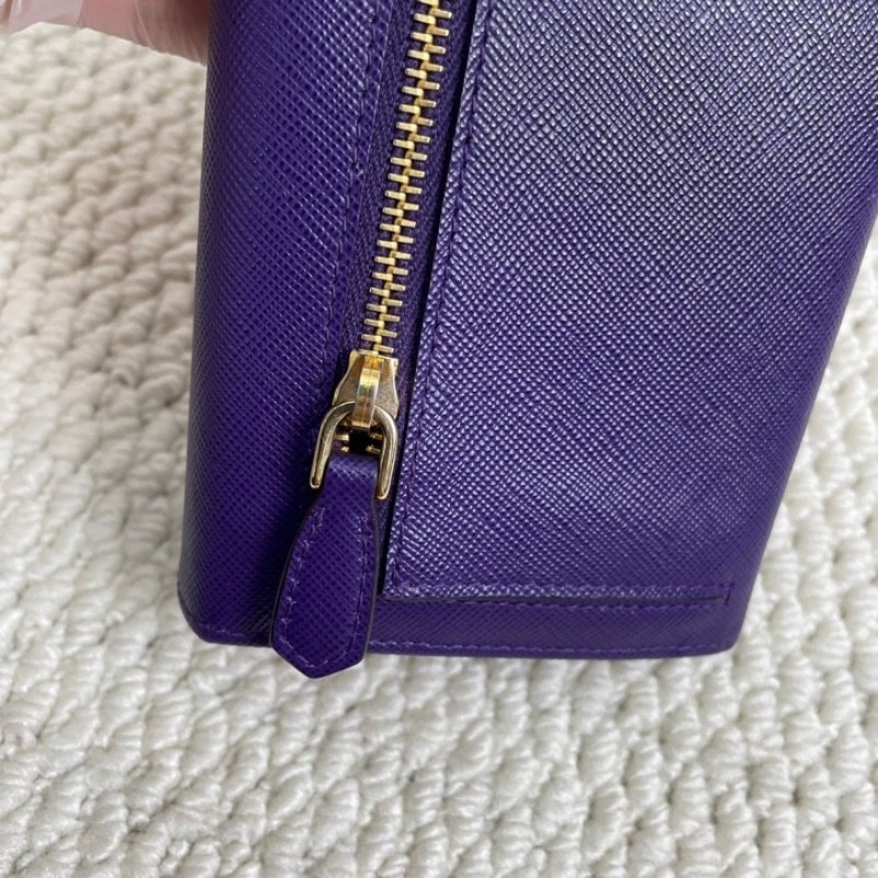 普拉達  Prada 長款翻蓋錢包 十字紋牛皮，金色logo和五金，卡位多 拉鏈順滑 實用性強。-14