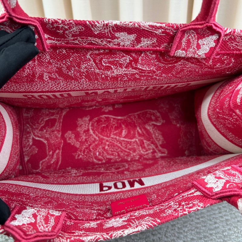 迪奧Dior動物園刺繡托特包 刺繡很有立體感 包型挺括 容量大 很能裝 日常通勤百搭實用-11