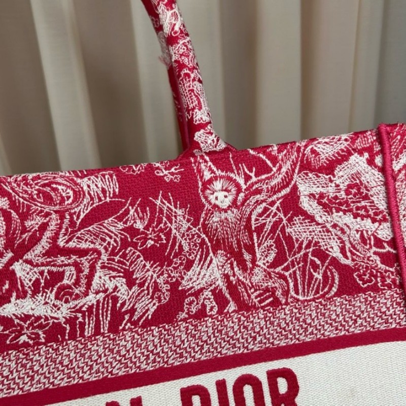 迪奧Dior動物園刺繡托特包 刺繡很有立體感 包型挺括 容量大 很能裝 日常通勤百搭實用-16