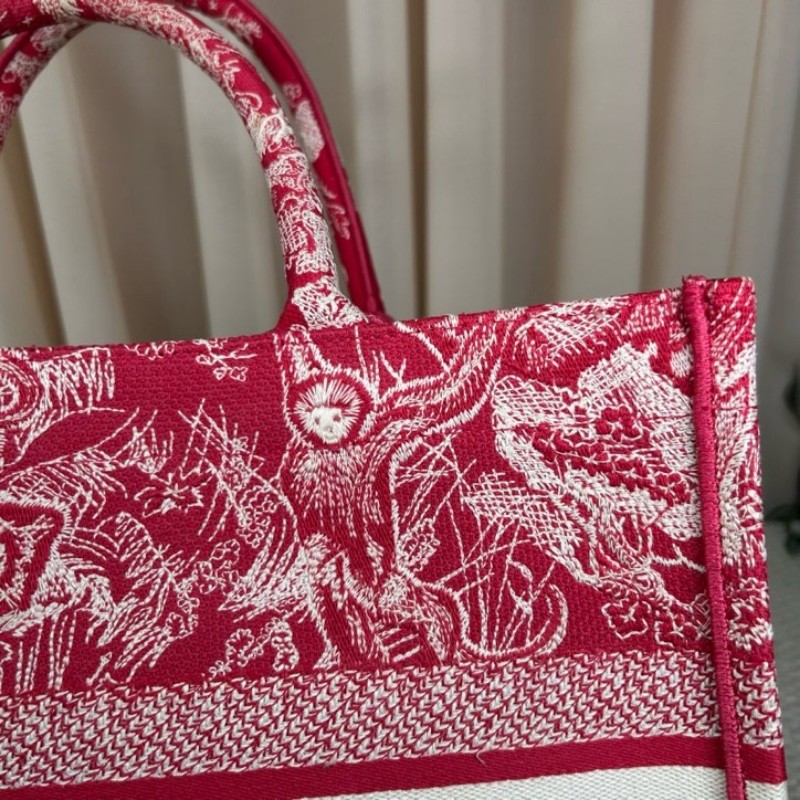 迪奧Dior動物園刺繡托特包 刺繡很有立體感 包型挺括 容量大 很能裝 日常通勤百搭實用-18