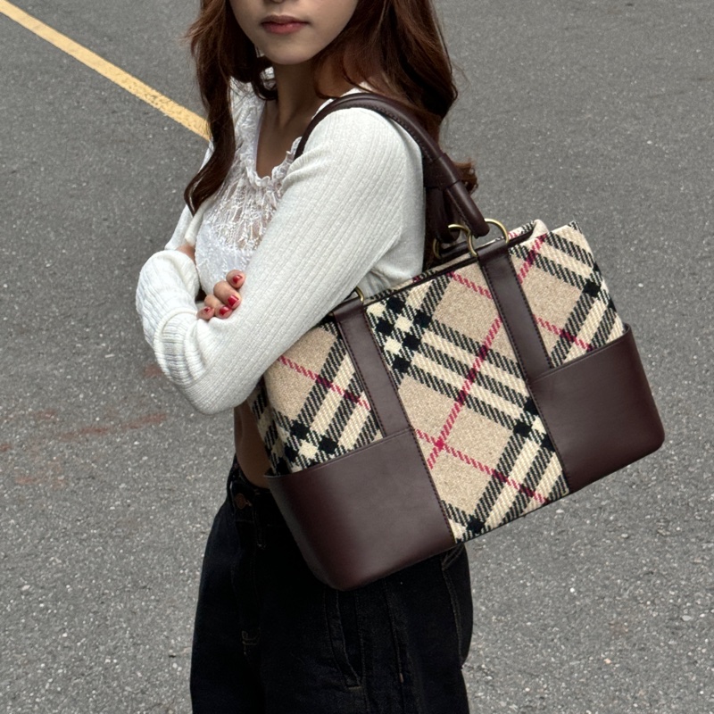 【全新品閒置🎁】 Burberry 巴寶莉 羊毛格紋 肩背手提包 （專櫃93,000）-0