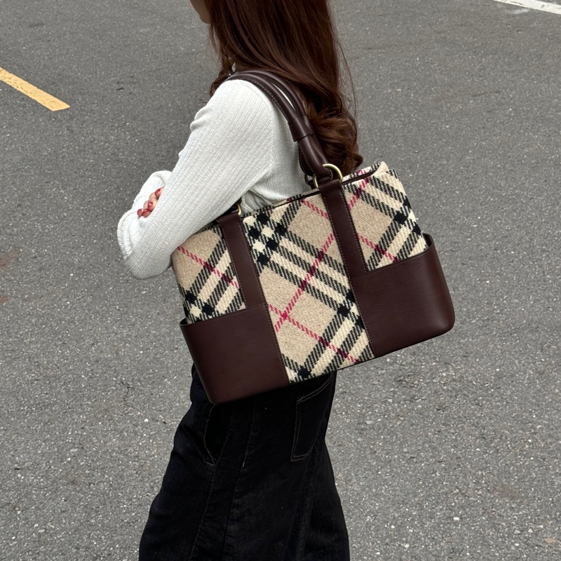 【全新品閒置🎁】 Burberry 巴寶莉 羊毛格紋 肩背手提包 （專櫃93,000）-22