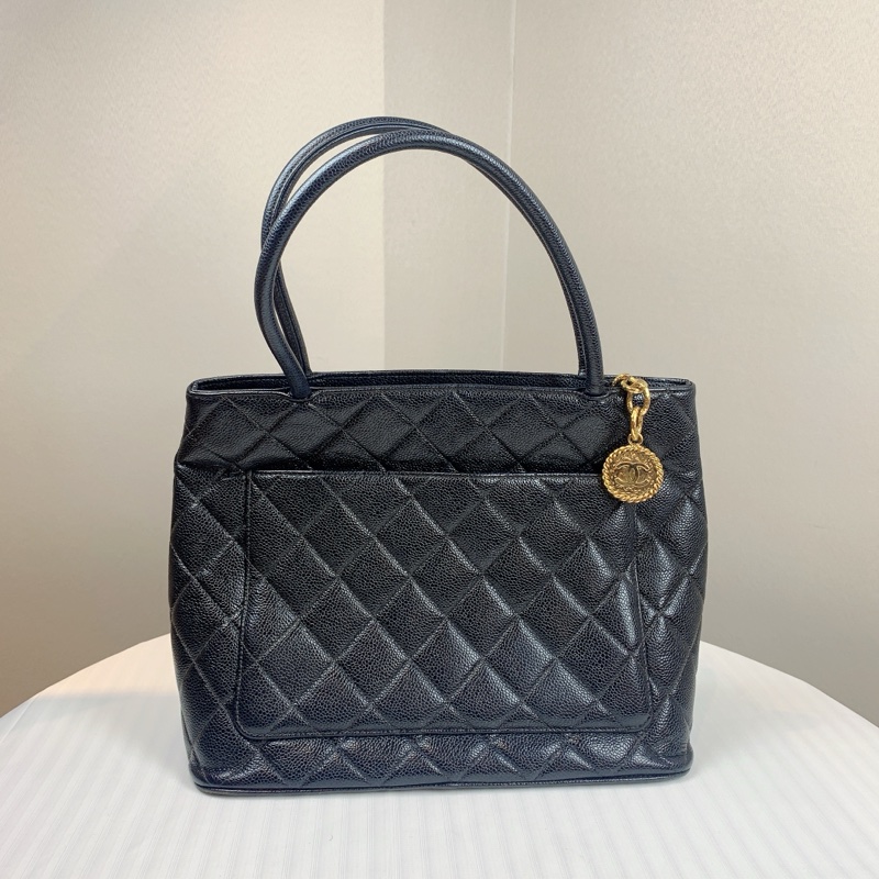香奈兒/Chanel Hilton 金扣黑色希爾頓單肩托特包 經典菱格紋荔枝皮30x15x24cm-1