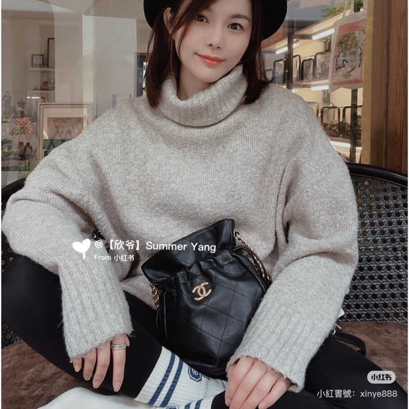 ෆ Chanel 22c 黑金雙珠小福袋-3