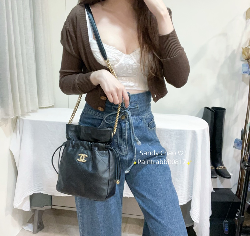 ෆ Chanel 22c 黑金雙珠小福袋-4