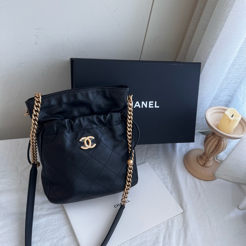 ෆ Chanel 22c 黑金雙珠小福袋-5